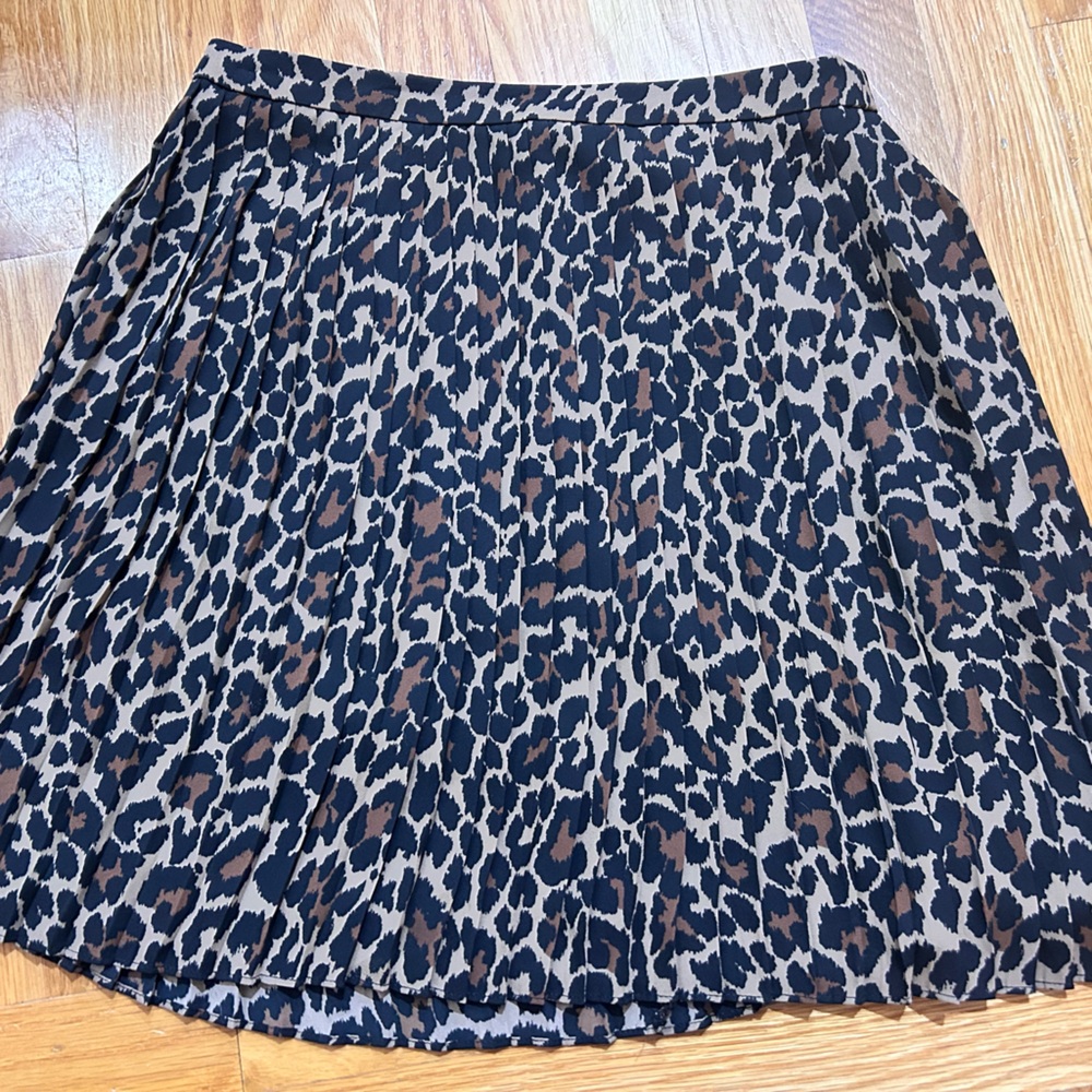 Leopard Print Pleated Skirt